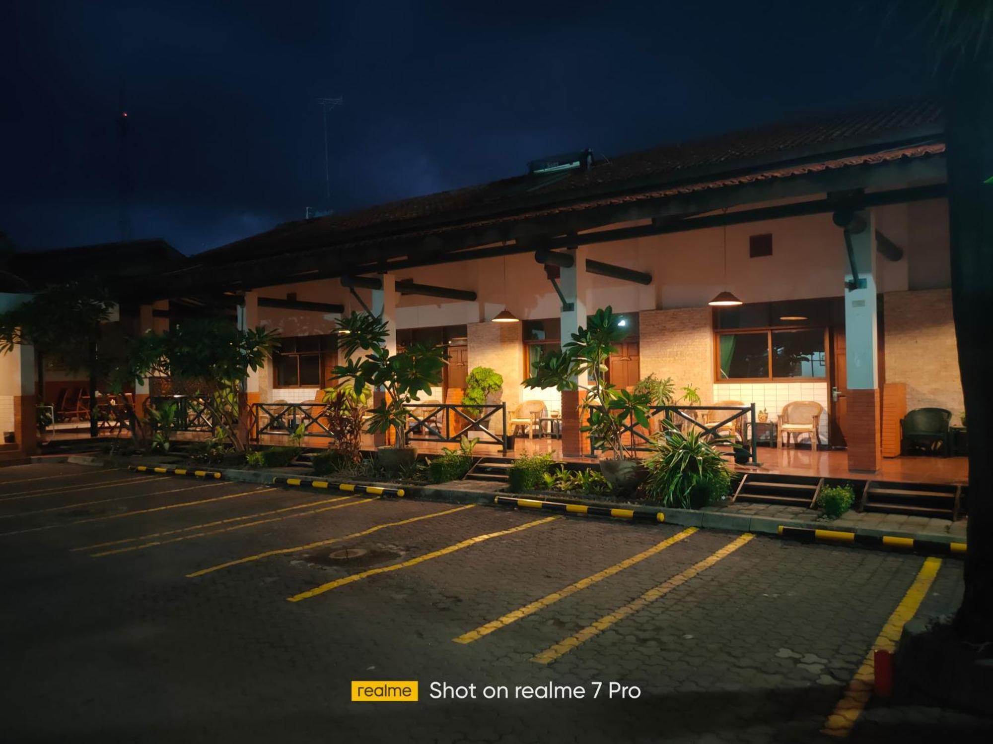 Hotel Aneka Baru สเลมาน ภายนอก รูปภาพ